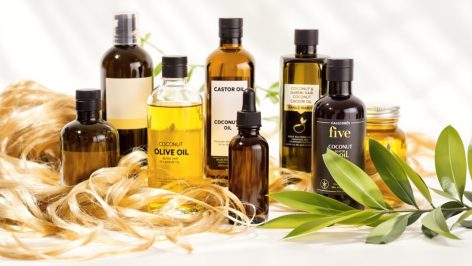 découvrez quelles huiles sont déconseillées pour l’entretien des cheveux blonds afin de préserver leur éclat, éviter les reflets indésirables et maintenir la santé de votre chevelure claire.